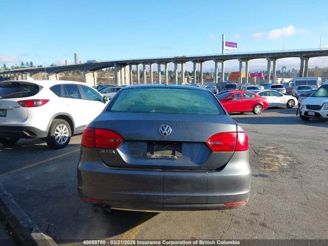 40059780 :رقم المزاد ، 3VW2K7AJ9DM282979 vin ، 2013 Volkswagen Jetta مزاد بيع