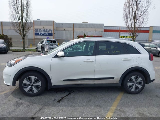 KNDCC3LC9H5085978 KIA Niro