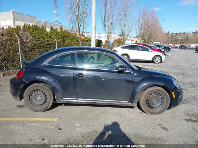 3VWJD7AT9KM700946 Volkswagen Beetle Se