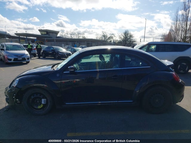 3VWJD7AT9KM700946 Volkswagen Beetle Se