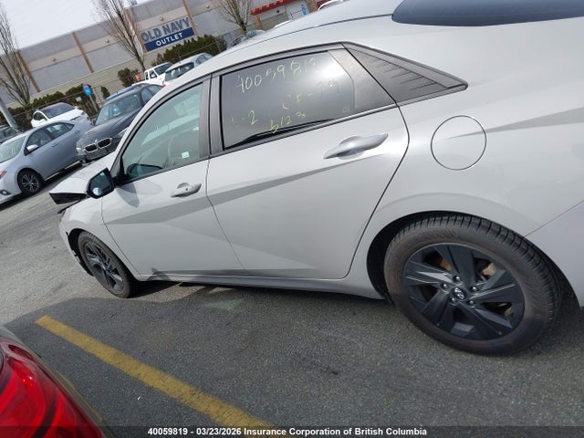 KMHLM4AG1MU130853 Hyundai Elantra Preferred Ivt