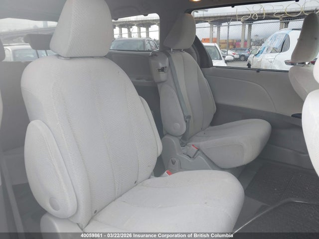 40059861 :رقم المزاد ، 5TDKK3DC0CS211886 vin ، 2012 Toyota Sienna Le مزاد بيع