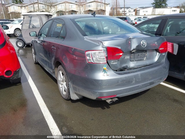 40060053 :رقم المزاد ، 3VWLL7AJ3BM100501 vin ، 2011 Volkswagen Jetta مزاد بيع