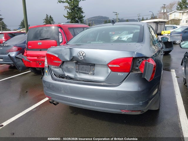 40060053 :رقم المزاد ، 3VWLL7AJ3BM100501 vin ، 2011 Volkswagen Jetta مزاد بيع