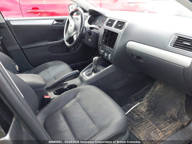 40060053 :رقم المزاد ، 3VWLL7AJ3BM100501 vin ، 2011 Volkswagen Jetta مزاد بيع