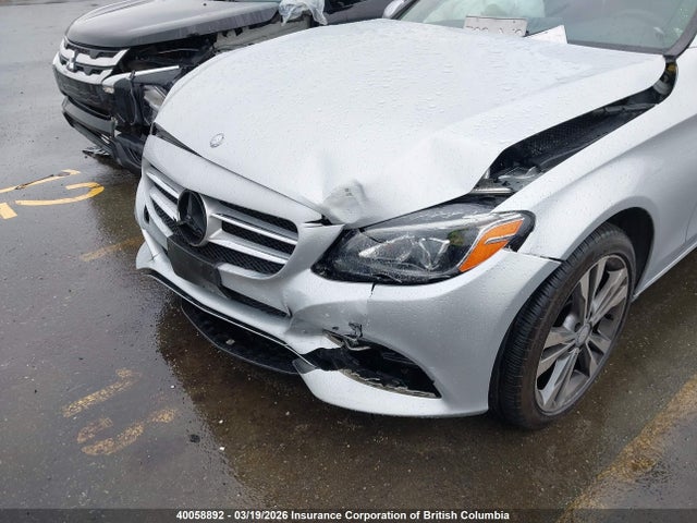 2017 Mercedes-benz C 300 4mati მანქანა იყიდება აუქციონზე, vin: 55SWF4KB8HU196196, აუქციონის ნომერი: 40058892