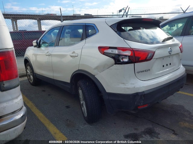JN1BJ1CP1JW108584 Nissan Rogue Sport S/sv/sl