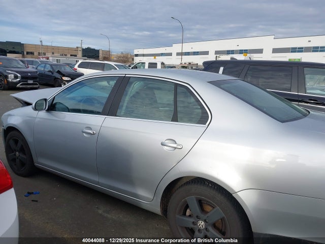 40044088 :رقم المزاد ، 3VWHM71K78M124210 vin ، 2008 Volkswagen Jetta S مزاد بيع