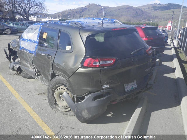 40060742 :رقم المزاد ، 1C4PJMBS9FW755686 vin ، 2015 Jeep Cherokee Trailhawk مزاد بيع