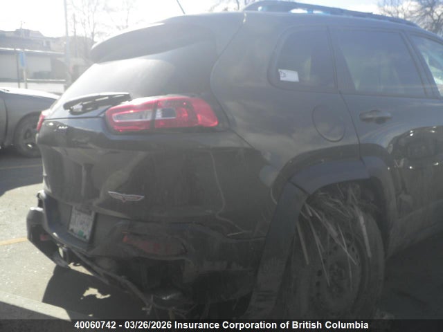 40060742 :رقم المزاد ، 1C4PJMBS9FW755686 vin ، 2015 Jeep Cherokee Trailhawk مزاد بيع