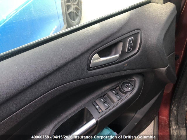 1FMCU9GX5GUA56961 Ford ESCAPE SE