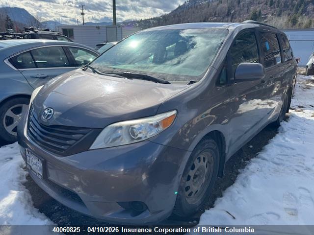 2017 Toyota Sienna მანქანა იყიდება აუქციონზე, vin: 5TDZZ3DC9HS799059, აუქციონის ნომერი: 40060825