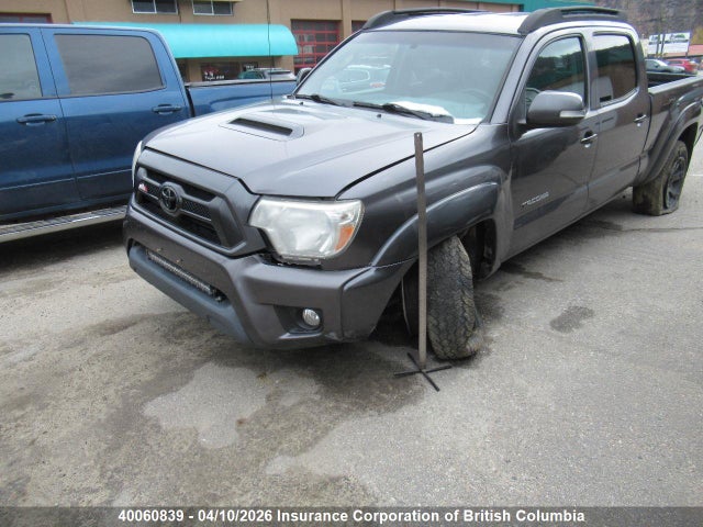 2015 Toyota Tacoma V6 მანქანა იყიდება აუქციონზე, vin: 5TFMU4FN2FX030830, აუქციონის ნომერი: 40060839