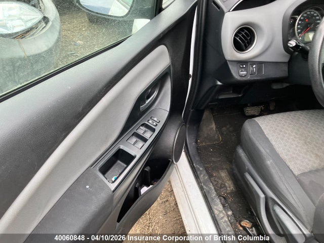 2015 Toyota Yaris მანქანა იყიდება აუქციონზე, vin: VNKKTUD36FA043117, აუქციონის ნომერი: 40060848