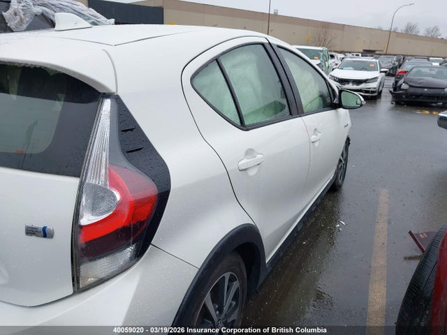 40059020 :رقم المزاد ، JTDKDTB37J1608910 vin ، 2018 Toyota Prius C مزاد بيع