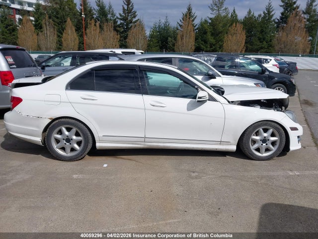40059296 :رقم المزاد ، WDDGF8AB7DG108260 vin ، 2013 Mercedes-benz C 300 4matic مزاد بيع