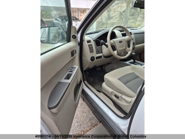 2008 Ford Escape Xlt მანქანა იყიდება აუქციონზე, vin: 1FMCU93138KA61381, აუქციონის ნომერი: 40061114