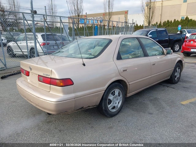 40061121 :رقم المزاد ، 4T1BG22K3WU303320 vin ، 1998 Toyota Camry مزاد بيع