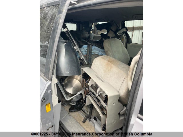 2013 Toyota Sienna მანქანა იყიდება აუქციონზე, vin: 5TDZK3DC8DS339700, აუქციონის ნომერი: 40061225