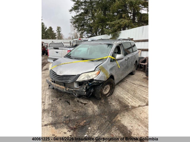 2013 Toyota Sienna მანქანა იყიდება აუქციონზე, vin: 5TDZK3DC8DS339700, აუქციონის ნომერი: 40061225