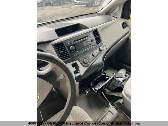 2013 Toyota Sienna მანქანა იყიდება აუქციონზე, vin: 5TDZK3DC8DS339700, აუქციონის ნომერი: 40061225