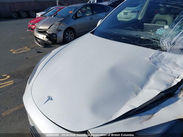 7SAYGAEE8NF541611 Tesla Model Y