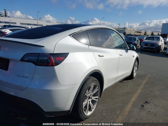 7SAYGAEE8NF541611 Tesla Model Y