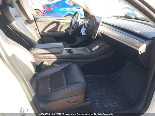 7SAYGAEE8NF541611 Tesla Model Y