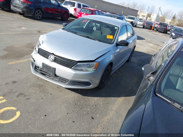 40061264 :رقم المزاد ، 3VW2K7AJ4DM447434 vin ، 2013 Volkswagen Jetta مزاد بيع