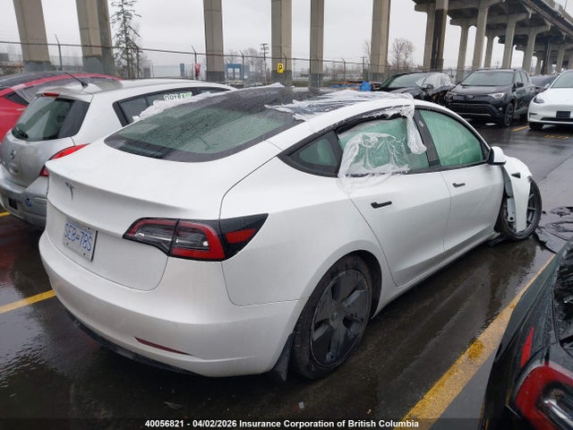 2022 Tesla Model 3 მანქანა იყიდება აუქციონზე, vin: 5YJ3E1EA1NF333581, აუქციონის ნომერი: 40056821