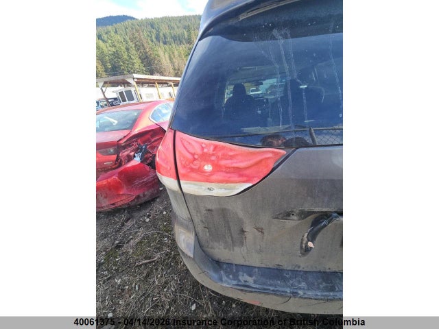 2011 Toyota Sienna მანქანა იყიდება აუქციონზე, vin: 5TDZK3DC3BS157402, აუქციონის ნომერი: 40061375