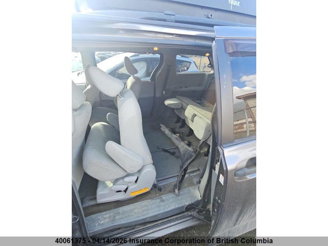 2011 Toyota Sienna მანქანა იყიდება აუქციონზე, vin: 5TDZK3DC3BS157402, აუქციონის ნომერი: 40061375