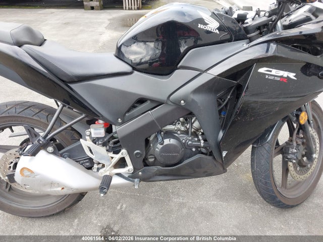 Продаж на аукціоні авто 2014 Honda Cbr125 R, vin: MLHJC5025E5200079, номер лоту: 40061564