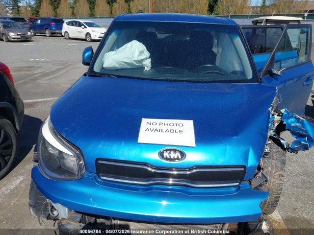 40056784 :رقم المزاد ، KNDJP3A57J7556889 vin ، 2018 Kia Soul + مزاد بيع