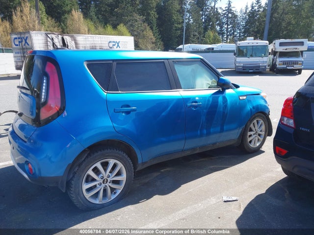 40056784 :رقم المزاد ، KNDJP3A57J7556889 vin ، 2018 Kia Soul + مزاد بيع