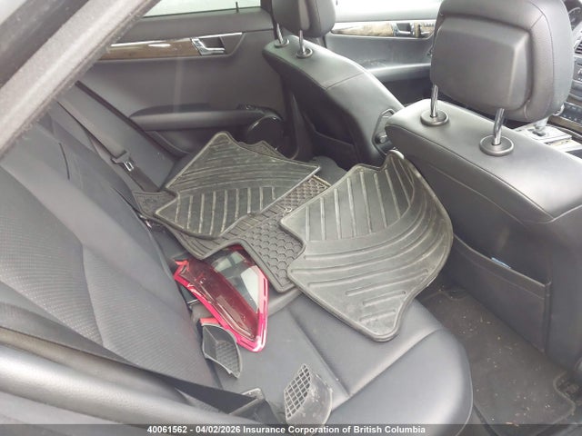 40061562 :رقم المزاد ، WDDGF87X49F319643 vin ، 2009 Mercedes-benz C 350 4matic مزاد بيع