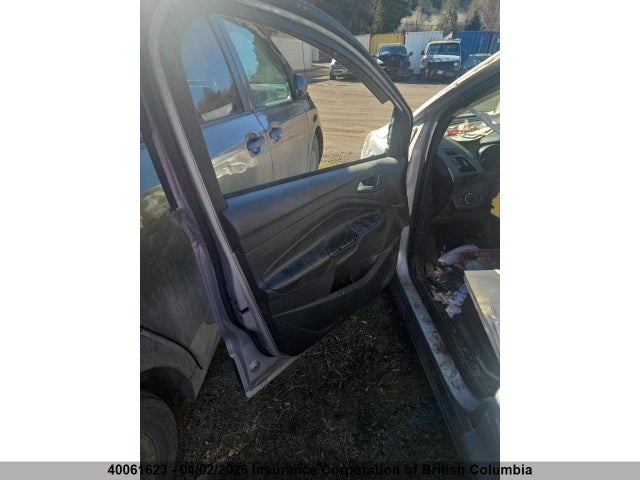 2013 Ford Escape Se მანქანა იყიდება აუქციონზე, vin: 1FMCU9G91DUD26233, აუქციონის ნომერი: 40061623