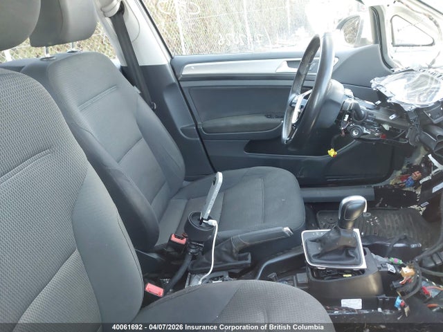 40061692 :رقم المزاد ، 3VW217AU4FM087128 vin ، 2015 Volkswagen Golf مزاد بيع