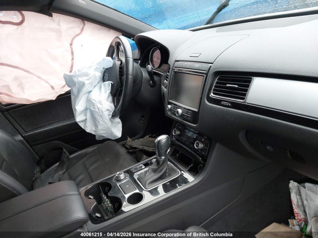 40061215 :رقم المزاد ، WVGHF7BP5HD000547 vin ، 2017 Volkswagen Touareg Execline W/ R-line مزاد بيع