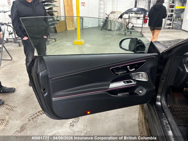 W1KMJ4HB6RF020555 Mercedes-Benz Cle 300 4matic