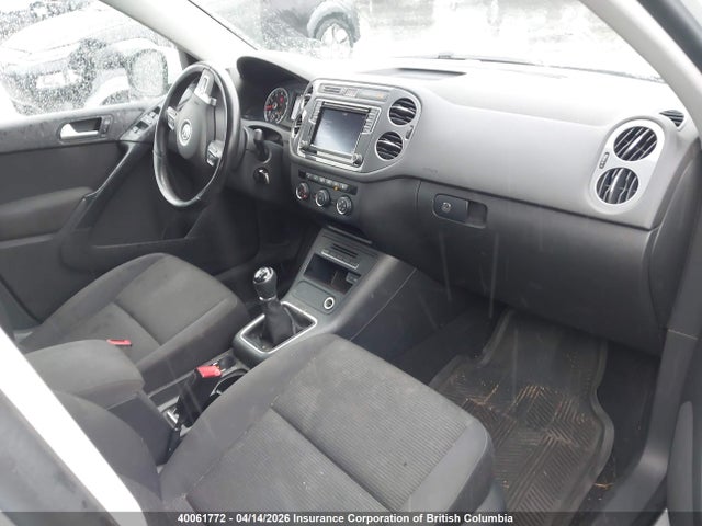 WVGKV7AX0GW547478 Volkswagen Tiguan Trendline