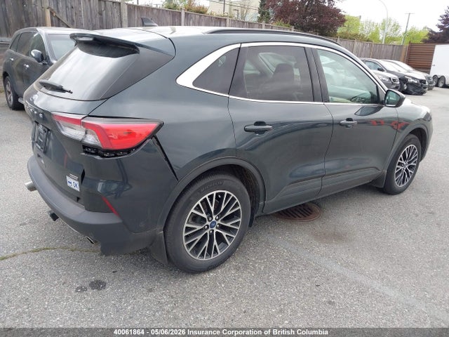1FMCU0LZ6NUA74868 Ford Escape Titanium