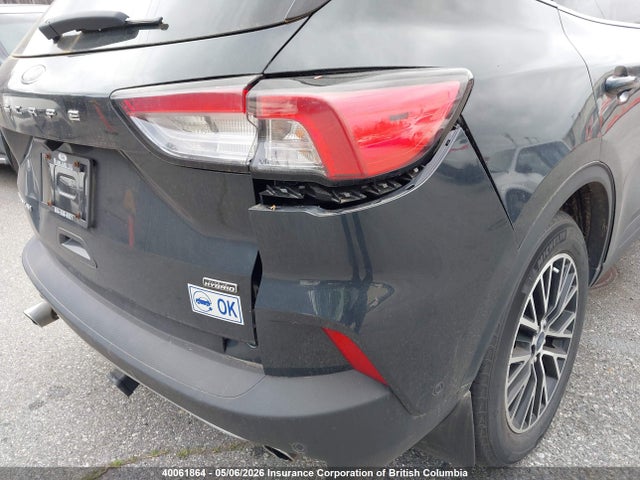 1FMCU0LZ6NUA74868 Ford Escape Titanium