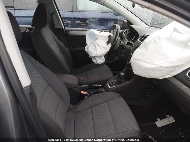 40057381 :رقم المزاد ، WVWDA7AJXBW086755 vin ، 2011 Volkswagen Golf مزاد بيع