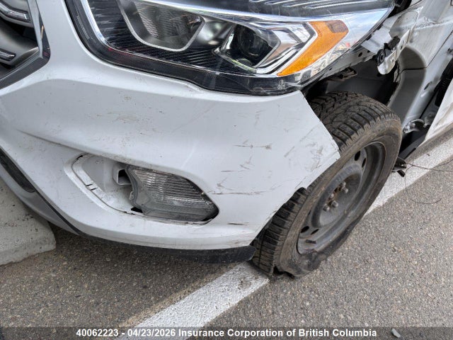 1FMCU9GD8HUE26484 Ford ESCAPE SE