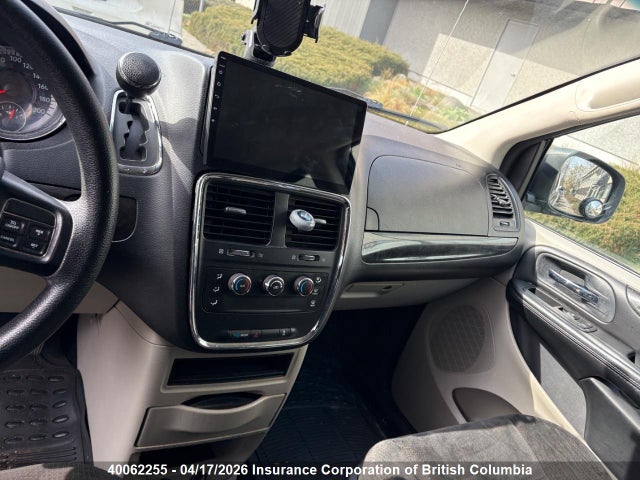 2C4RDGBGXFR586235 Dodge Grand Caravan Se