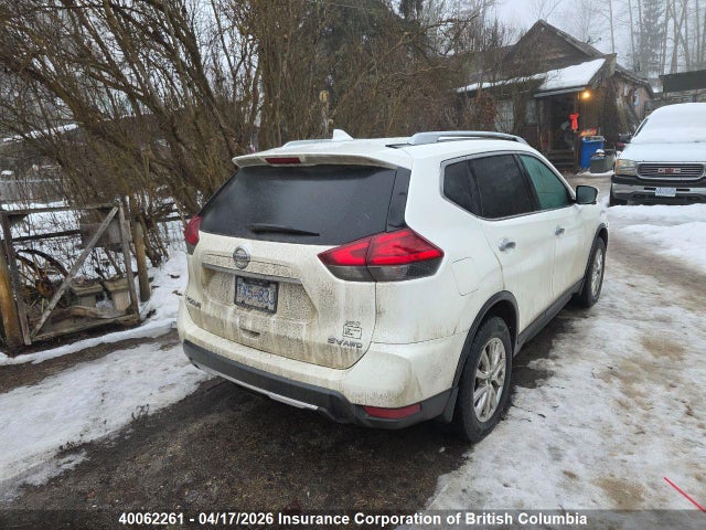 40062261 :رقم المزاد ، 5N1AT2MVXHC838376 vin ، 2017 Nissan Rogue مزاد بيع