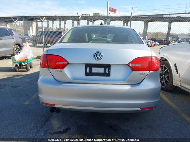 40062308 :رقم المزاد ، 3VWL07AJ6EM436673 vin ، 2014 Volkswagen Jetta مزاد بيع