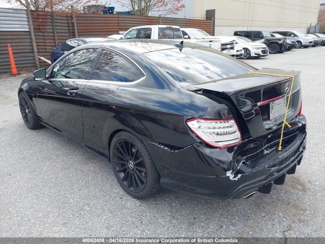 40062458 :رقم المزاد ، WDDGJ5HB3CF736372 vin ، 2012 Mercedes-benz C 350 مزاد بيع