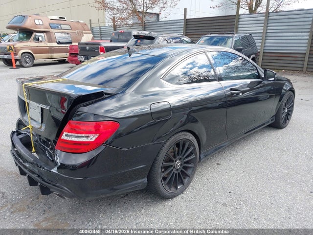 40062458 :رقم المزاد ، WDDGJ5HB3CF736372 vin ، 2012 Mercedes-benz C 350 مزاد بيع